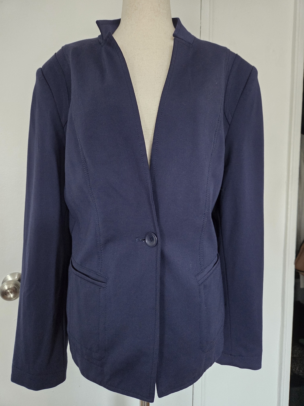 Tailored Navy Single-Button Blazer Jacket